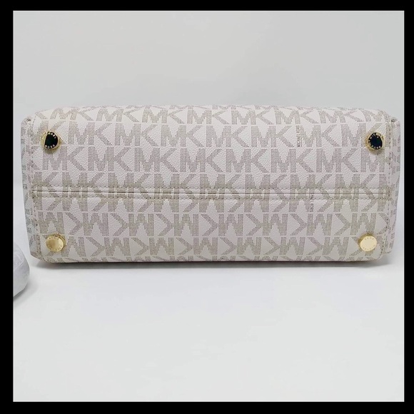 Michael Kors Hamilton Traveler Large Satchel Tote - Picture 14 of 16